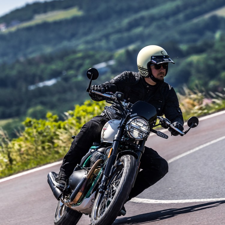 Club Sport Sky Black